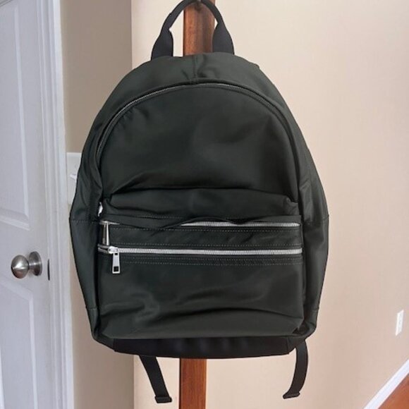 Quince Revive Nylon Backpack (Olive) - Picture 2 of 4